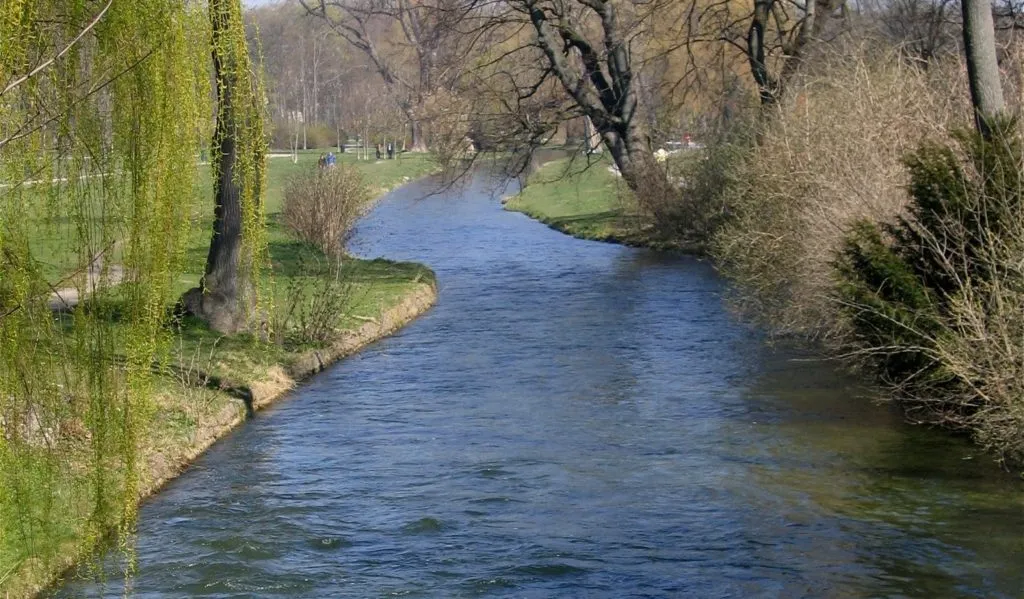 Streaming… get it? [via Wikimedia Commons][1]