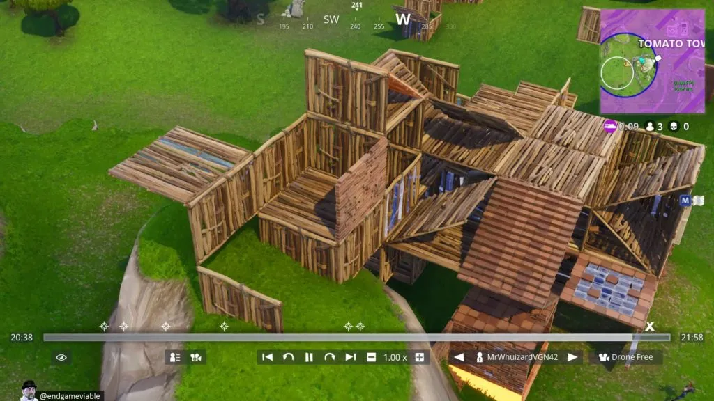 This impromptu maze of fortifications was the site of a duel between two of the last remaining players trying to out-build each other in real-time for defensive and tactical advantages.